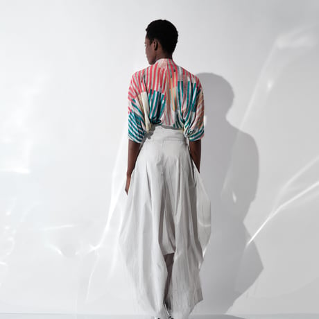 DK29-CS01-T01／”Hybrid Motion” Print ／60C/Mo Smooth Draped Top／2COLORS