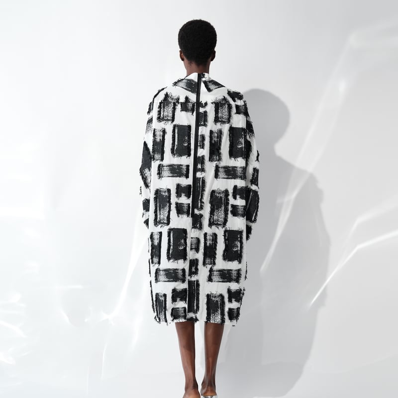 DK29-05-O05／Fringe Cut Jacquard Minimalist Dres