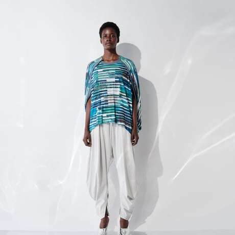 DK29-CS01-T07／”Hybrid Motion” Print ／60C/Mo Smooth Oversized Top／2COLORS
