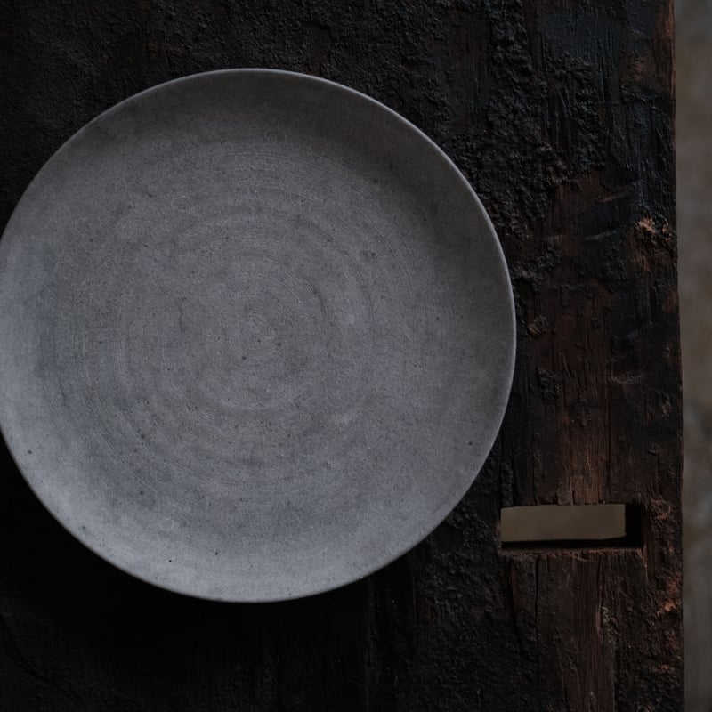 黒土平皿 / 大森 健司 | cafe design shop ninaite