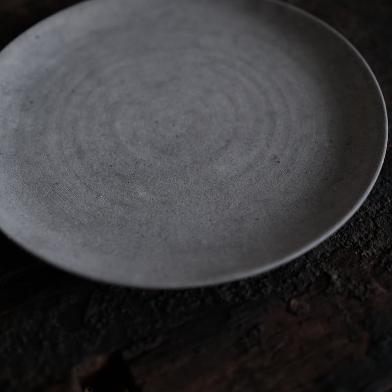 黒土平皿 / 大森 健司 | cafe design shop ninaite