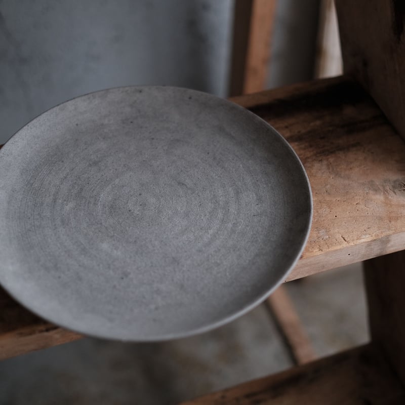 黒土平皿 / 大森 健司 | cafe design shop ninaite