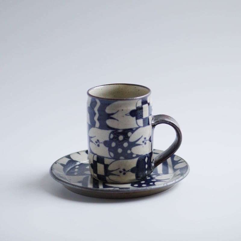 染付 カップ&ソーサー ツバメ / ヒヅミ峠舎 | cafe design shop 染付 カップ&ソーサー ツバメ / ヒヅミ峠舎 | cafe design shop