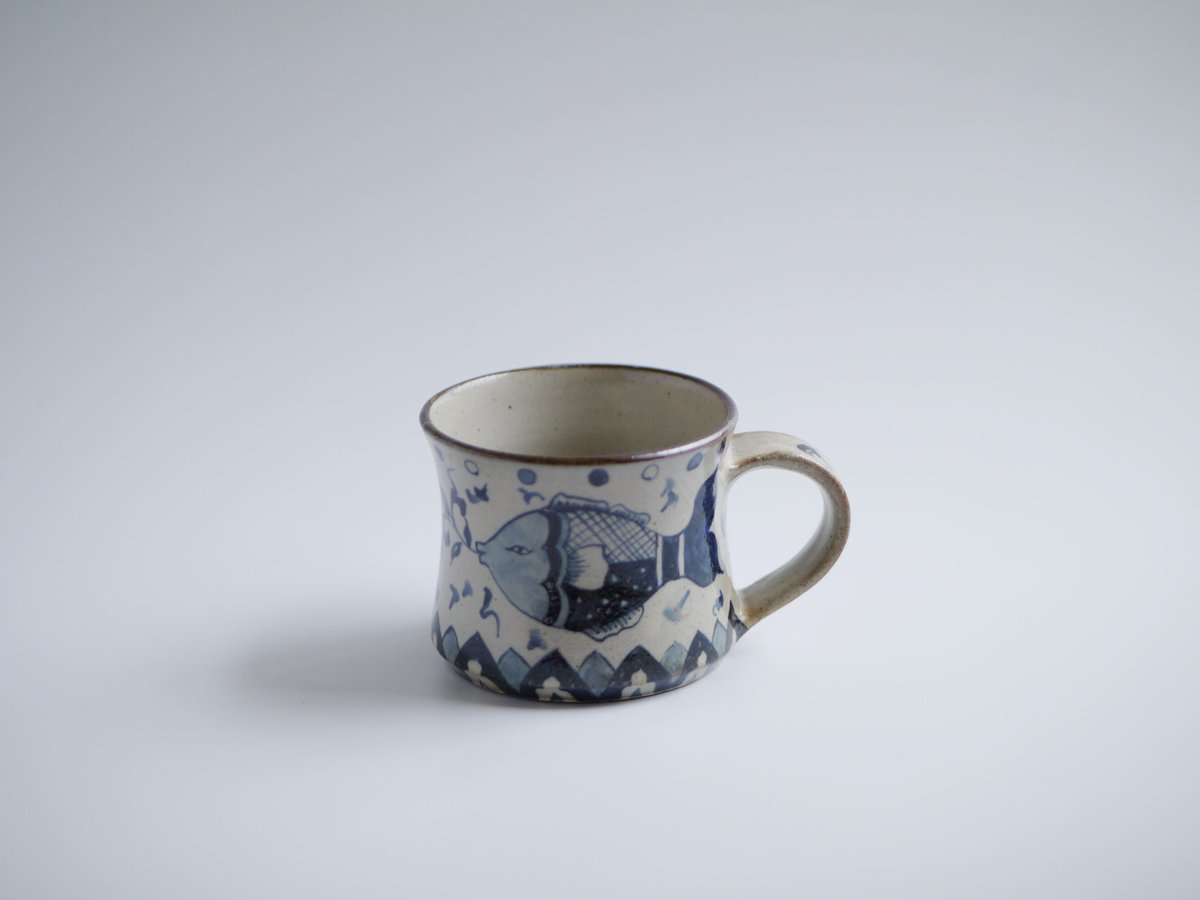 染付 マグ 魚 / ヒヅミ峠舎 | cafe design shop ninaite