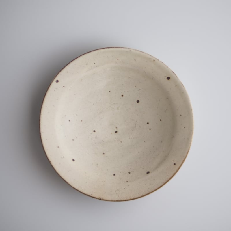 粉引 ルチル釉 リム皿 6寸 / 下村 淳 | cafe design shop ninaite
