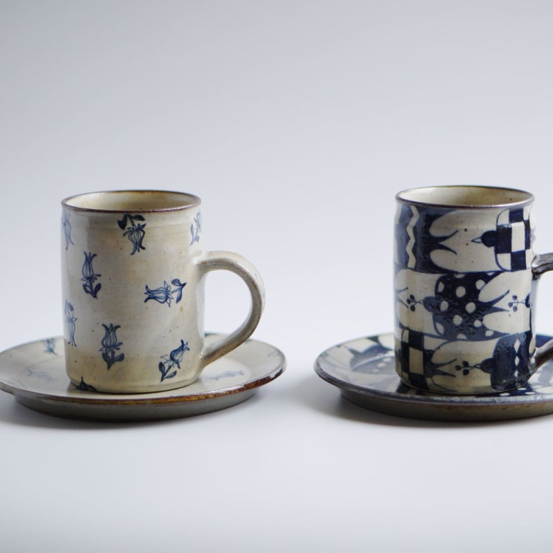 染付 カップ&ソーサー 花 / ヒヅミ峠舎 | cafe design shop ninaite 染付 カップ&ソーサー 花 / ヒヅミ峠舎 | cafe design shop ninaite