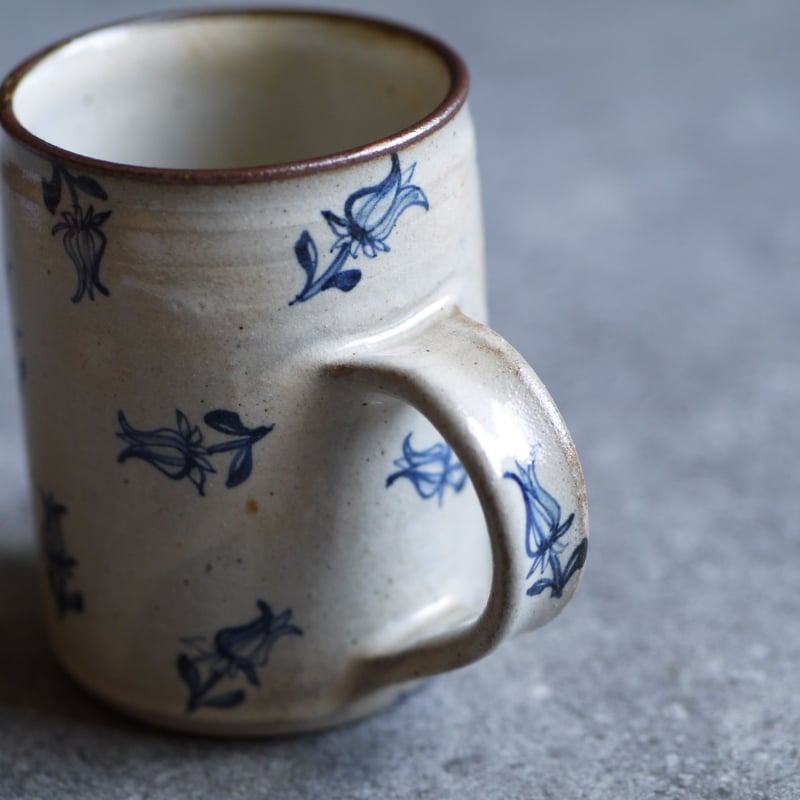 ヒズミ峠舎 染付 カップ&ソーサー 花 / ヒヅミ峠舎 | cafe design shop ninaite