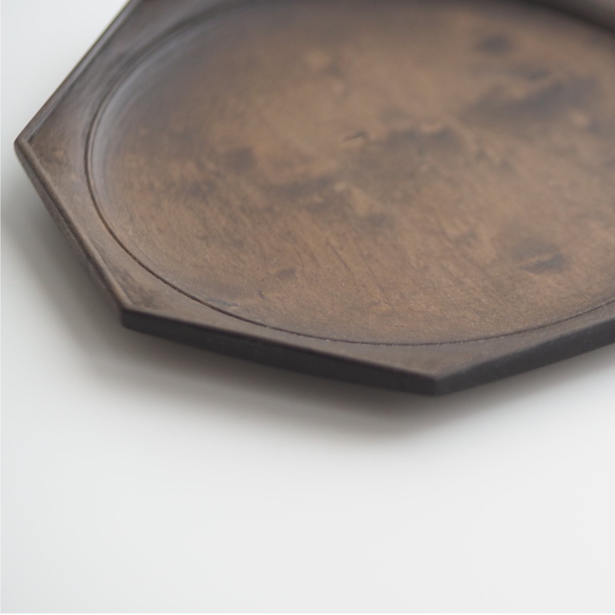オクトゴナルプレート 山桜・鉄染 6寸 / 鈴木 潤吾 | cafe design shop