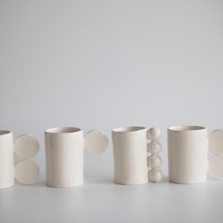 FLAT MUG 1 / AYA COURVOISIER