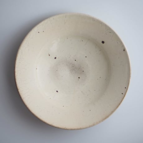 粉引 ルチル釉 リム皿 (リム広) 8寸 / 下村 淳