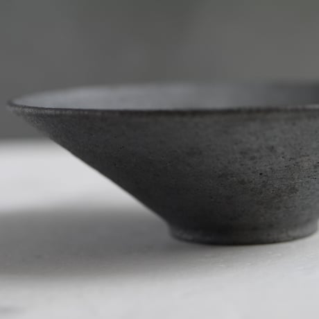 黒鈍 狹底鉢  / 若狹 祐介