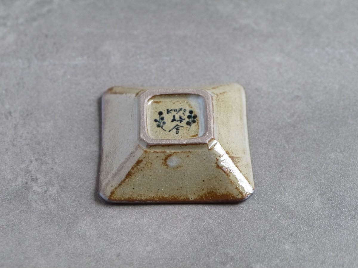 染付 四角豆皿 羊 / ヒヅミ峠舎 | cafe design shop ninaite 染付 四角豆皿 羊 / ヒヅミ峠舎 | cafe design shop ninaite