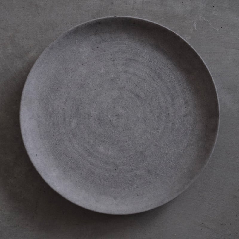 大森健司 器 プレート 2枚／作家もの 黒土平皿 / 大森 健司 | cafe design shop ninaite