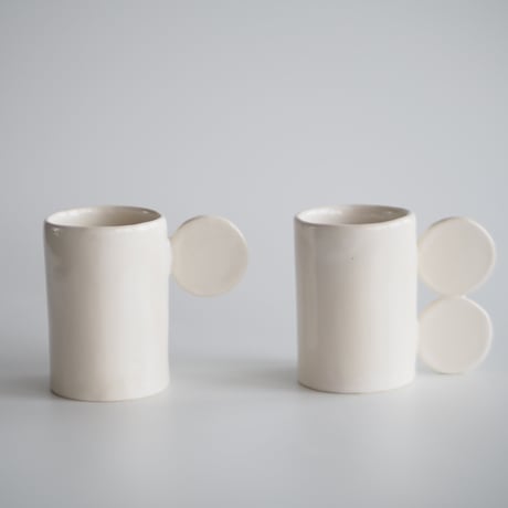 FLAT MUG 1 / AYA COURVOISIER
