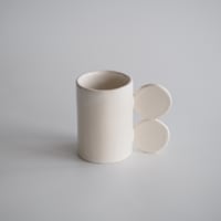 FLAT MUG 2 / AYA COURVOISIER