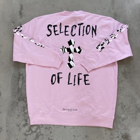 Selection of life. Checker Cross Print Crew Sweat PINK