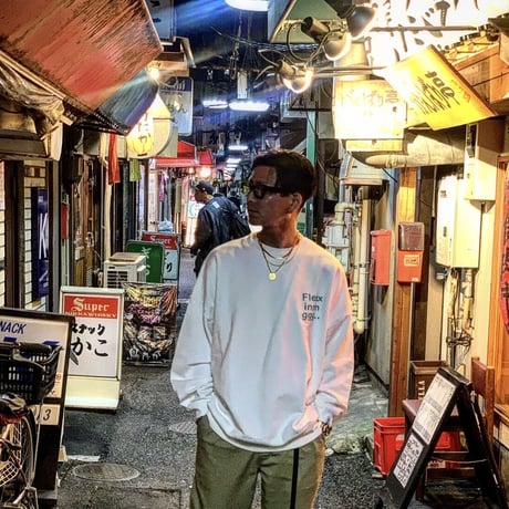 Selection of life. Flexing LOGO Crew Sweat WHITE