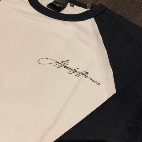 Selection of life. Cursive 3/4 Sleeve Raglan Tee BLACK×WHITE