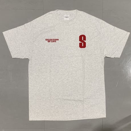 Selection of life. S LOGO Emblem Tee Light Gray×Red