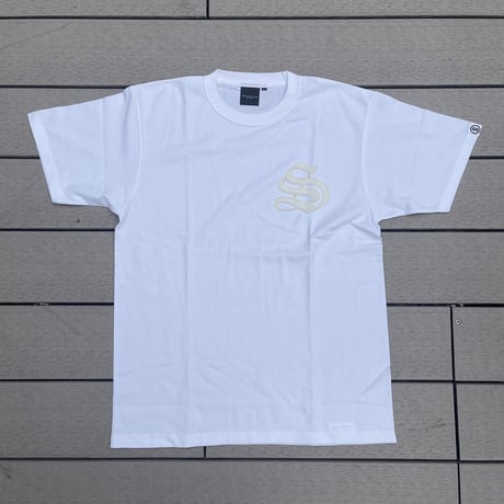 Selection of life. Kelocky OLD ENGLISH S LOGO Tee WHITE×WHITE