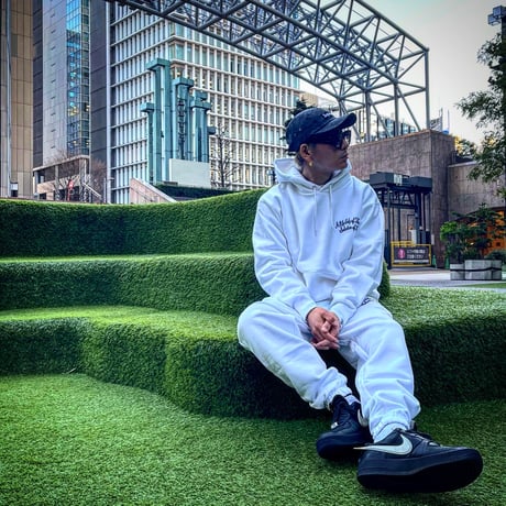 Selection of life. Cursive Embroidery LOGO HOODIE WHITE