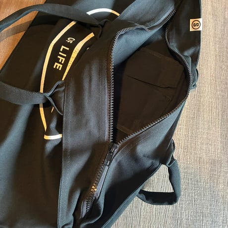 Selection of life. OVAL LOGO Zip Tote bag BLACK