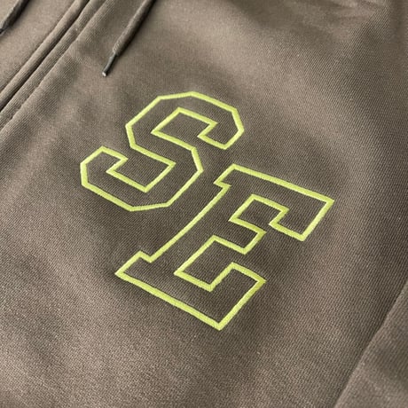 Selection of life. SE LOGO Zip Hoodie CHOCOLATE