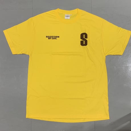 Selection of life. S LOGO Emblem Tee Yellow×Brown