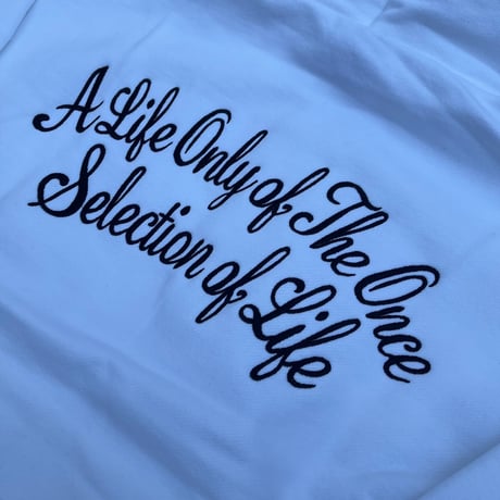 Selection of life. Cursive Embroidery LOGO HOODIE WHITE