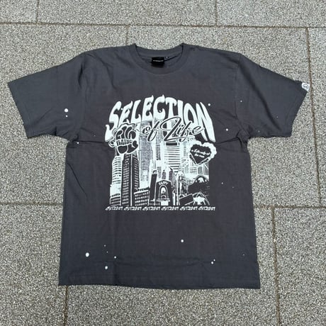 Selection of life. Self Touch-up City Graffic Tee FADE BLACK