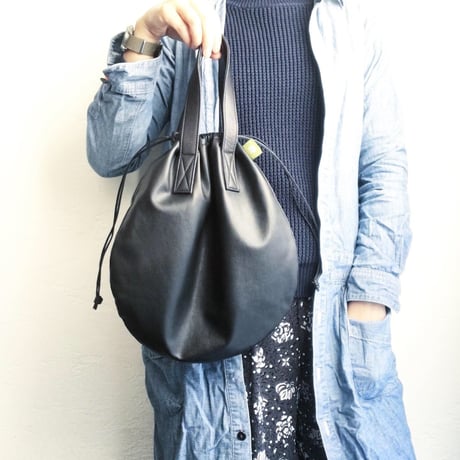 CIRCLE TOTE M-SIZE WATER PROOF GOAT LEATHER