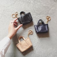 BUCKLE TOTE KEY HOLDER