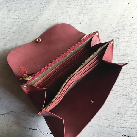 ONE LEATHER WALLET