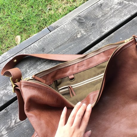 BUCKLE　SHOULDER BAG