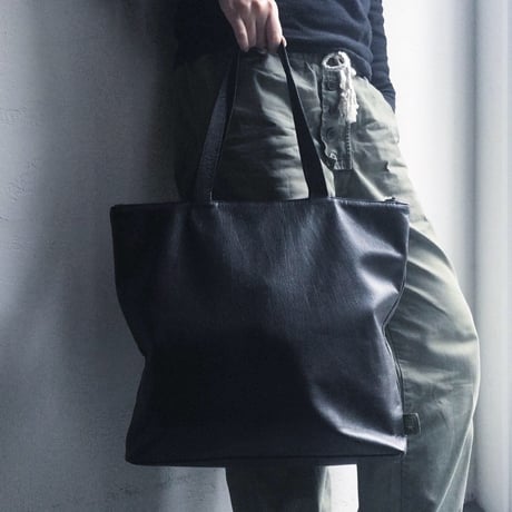 ZIP TOTE WATER PROOF GOAT LEATHER