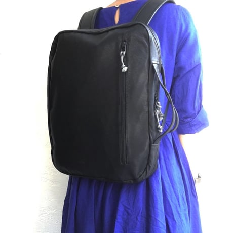 OUT LEATHER MISSION PACK
