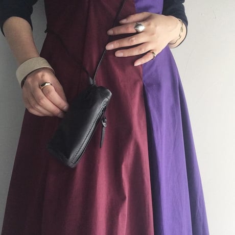 COMPACT SHOULDER WATER PROOF GOAT LEATHER
