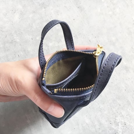 BUCKLE TOTE KEY HOLDER