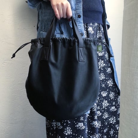 CIRCLE TOTE M-SIZE WATER PROOF GOAT LEATHER