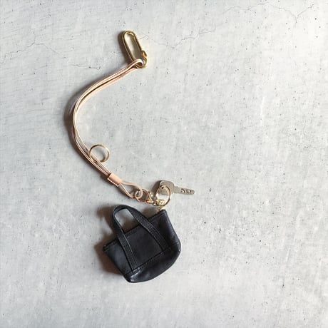 BUCKLE TOTE KEY HOLDER