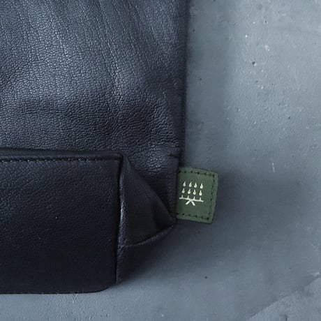 ZIP TOTE WATER PROOF GOAT LEATHER