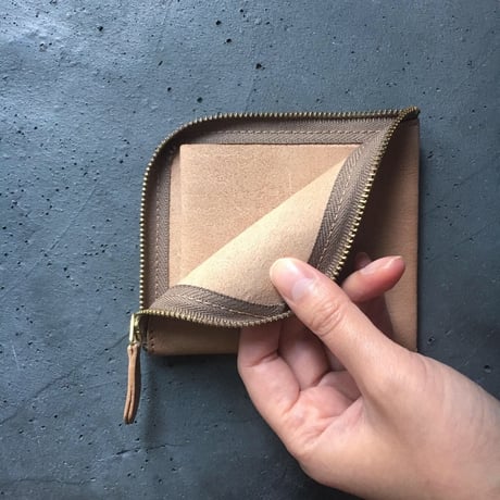 ONE LEATHER ZIP WALLET