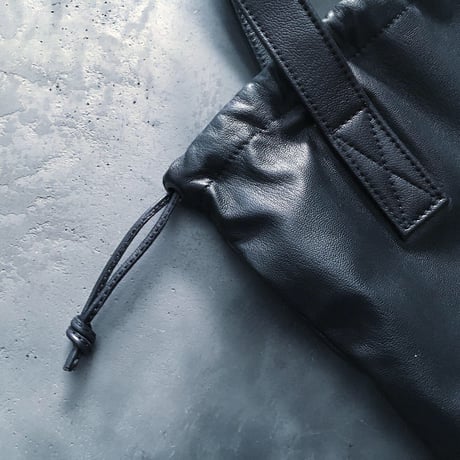 CIRCLE TOTE M-SIZE WATER PROOF GOAT LEATHER