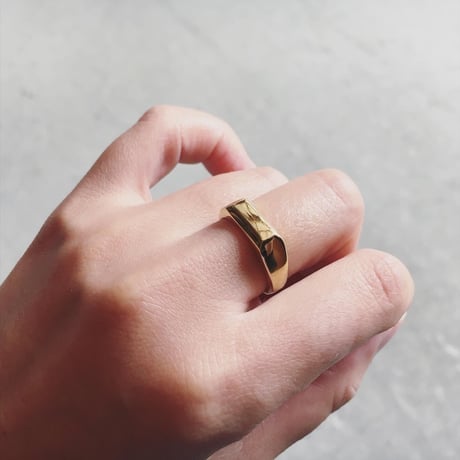 BRASS SIGNET SQUARE RING QUEEN
