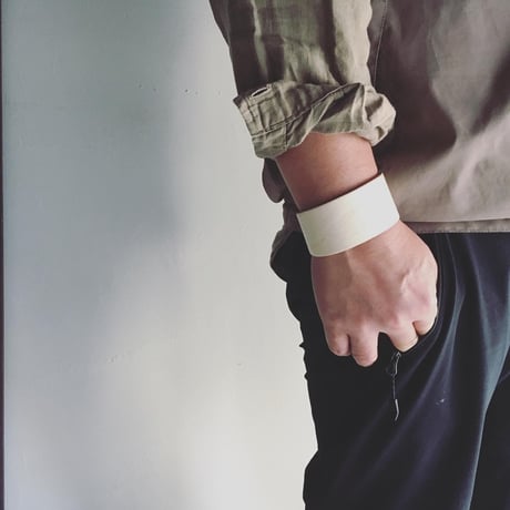 桐革 BANGLE