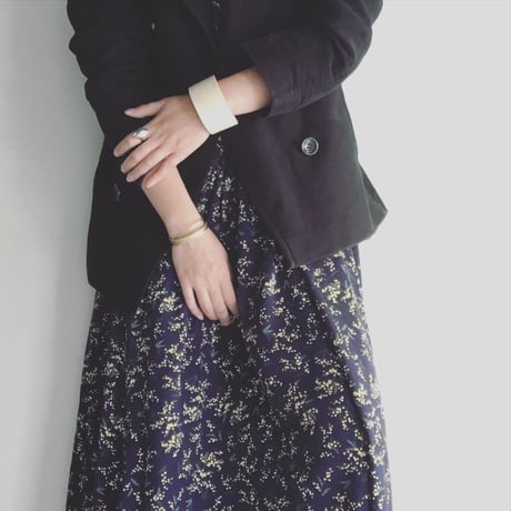 桐革 BANGLE
