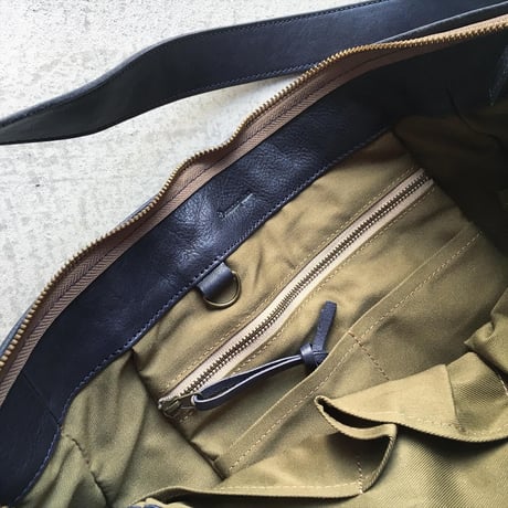 BUCKLE　SHOULDER BAG