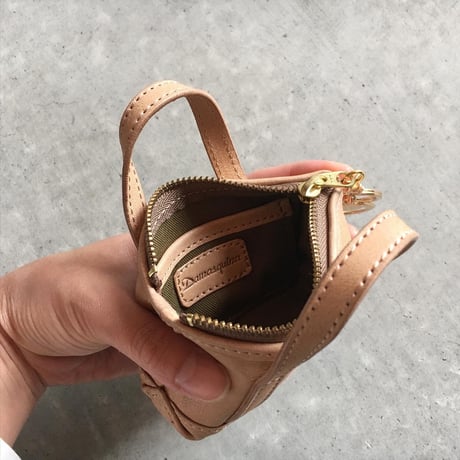 BUCKLE TOTE KEY HOLDER