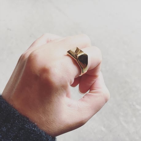 BRASS SIGNET SQUARE RING KING