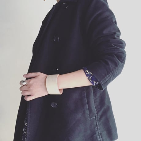 桐革 BANGLE